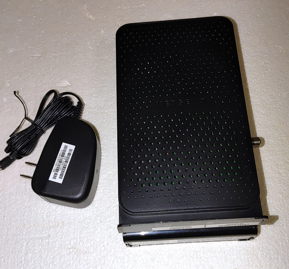 Netgear C3000 Cable Modem Router N300 - Image 3 of 4