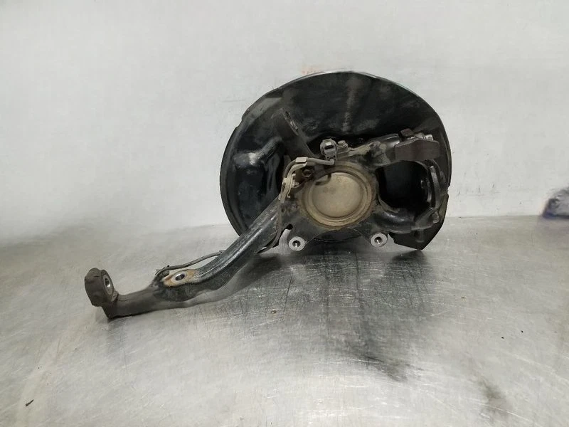 2007-2014 Toyota FJ Cruiser Front Left Driver Spindle Knuckle Assembly OEM - Image 2 of 4