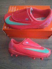 NIKE VAPOR 16 CLUB FOOTBALL BOOTS SIZE C11 UK