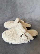 Universal Thread Women Slippers Faux fur Upper Size 6