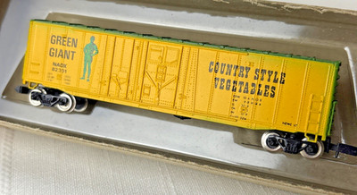 CON-COR N Scale 1681 H Green Giant Grain Car Boxcar Train NIB