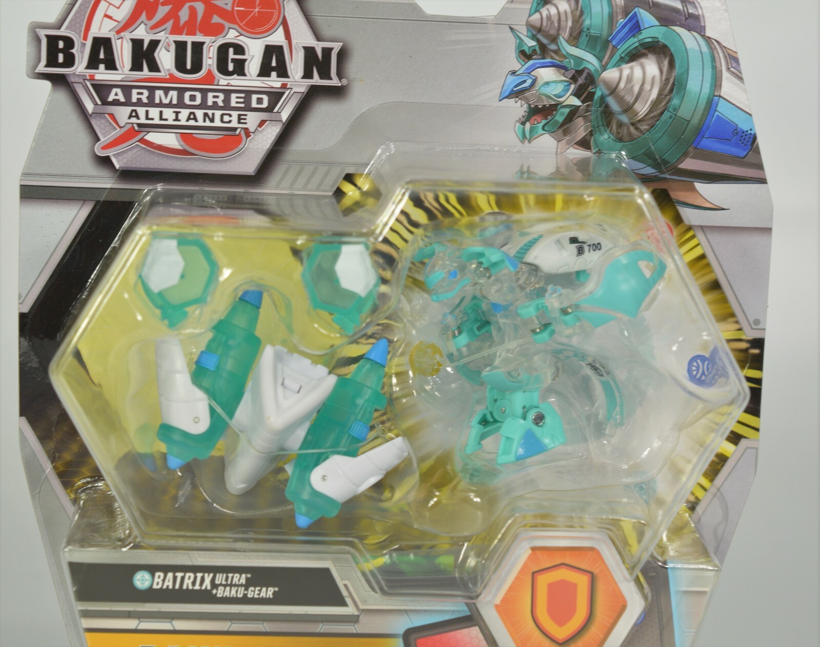 Bakugan Armored Alliance Haos Batrix Ultra + 2 Card, 2 BakuCores, & Baku Gear