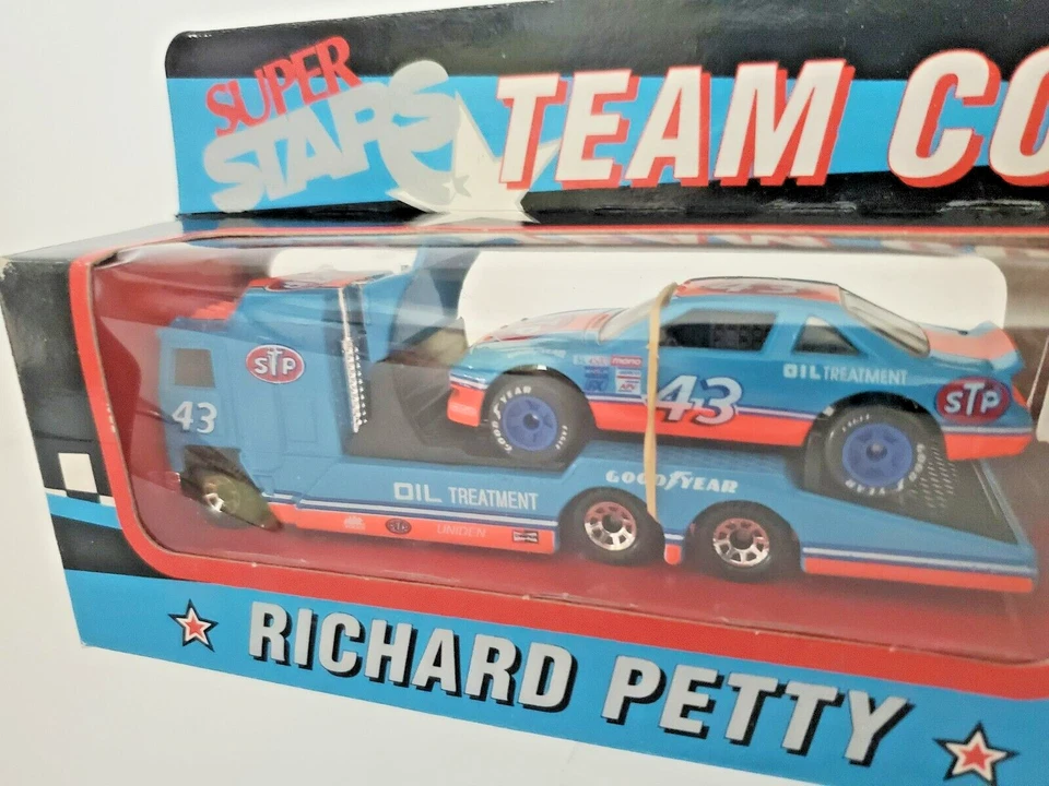 Matchbox Super Star Team Convoy Richard Petty #43 STP Racing 1/64 Vintage 1992 - Image 2 of 4