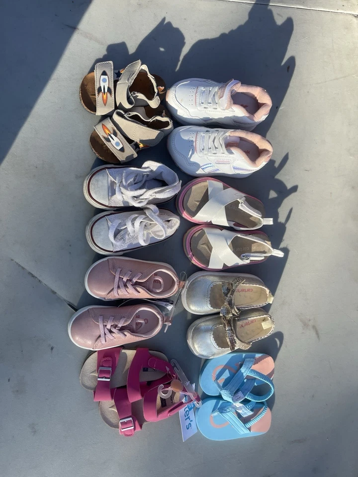 Lote de 8 Zapatos Bebé Niñas Tallas 6 Meses-Talla 6 Nuevos/Usados Carters, Rebook, Osh Foto 2 de 2