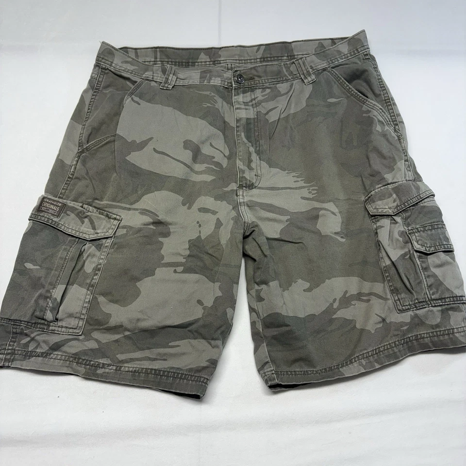 Wrangler Camo Relaxed Fit Cargo Shorts Casual Work Shorts 10in Inseam Men’s 38 - Image 2 of 4