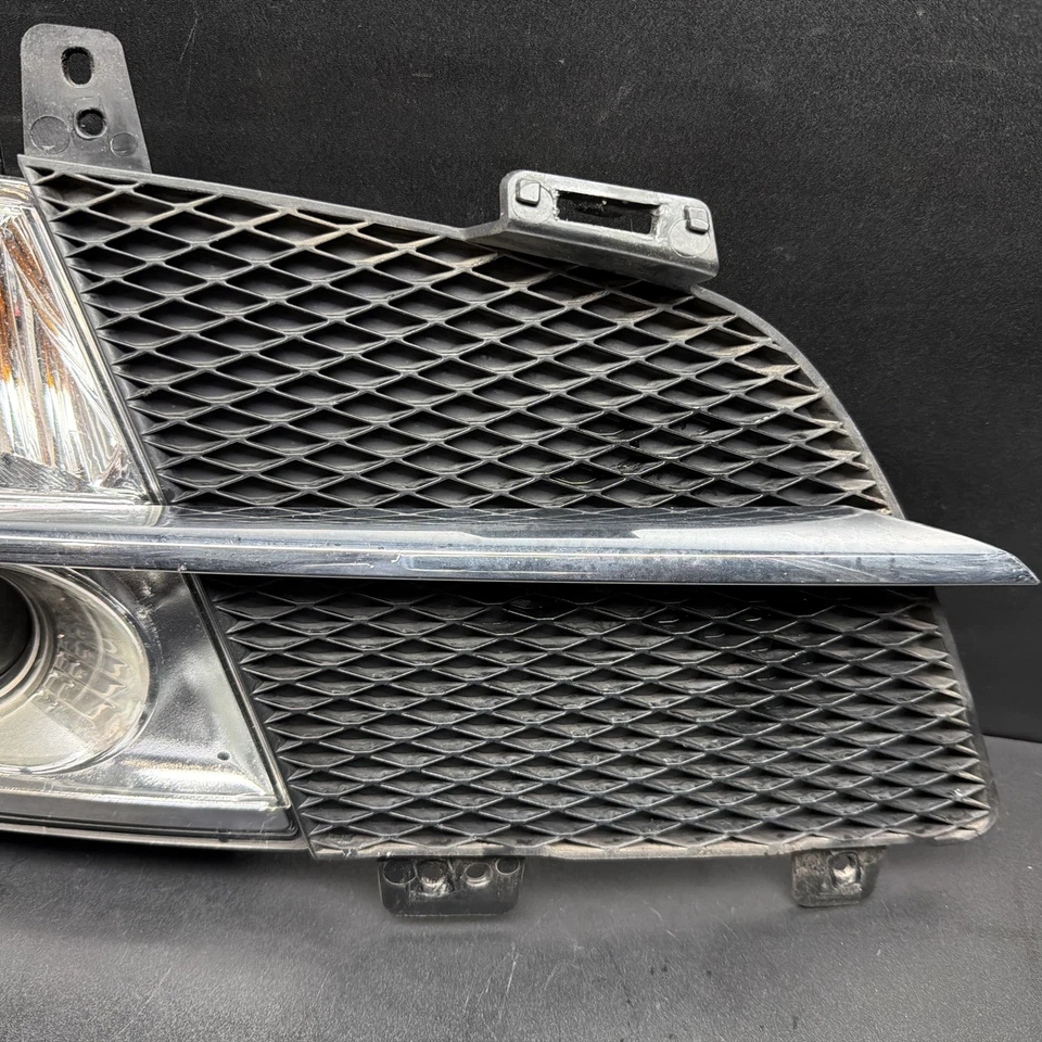 07-10 SATURN SKY PASAJERO LADO DERECHO LUZ ANTINIEBLA LÁMPARA CON PARRILLA 10383060 OEM Foto 3 de 4