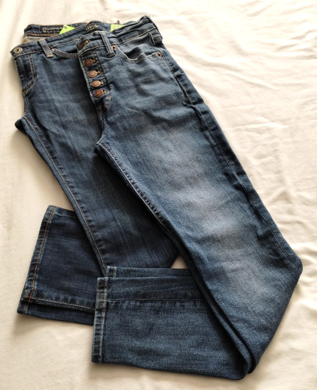 SET of 2 CROP & Ankle Jeans Sz 25/0 - LUCKY BRAND & Adriano Goldschmid