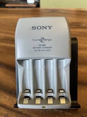 Sony BCG-34 HLD Battery Charger for AA or 4 AAA Batteries - Canadian Seller