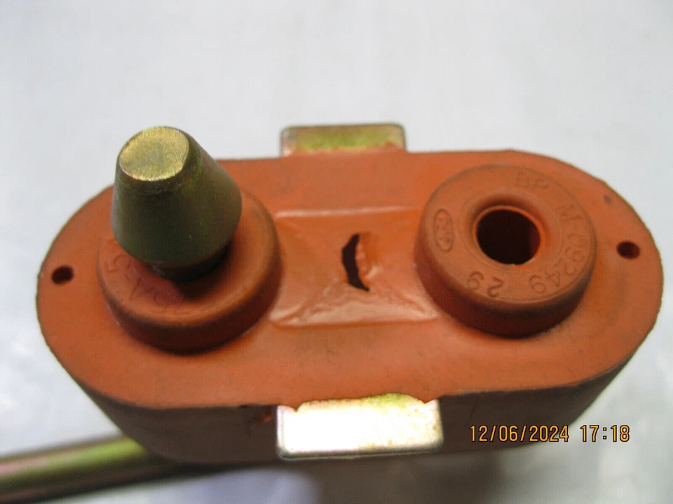 Genuine Ford OEM F75Z-5260-GA Exhaust Bracket Foto 4 de 4