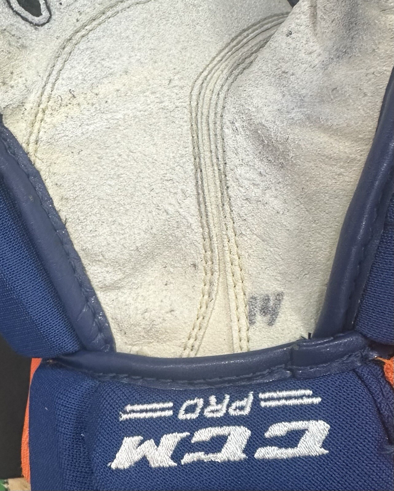 New York Islanders Game Used Player Worn CCM Hockey Gloves Pair Steiner LOA