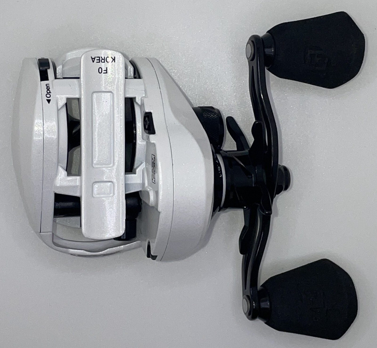 13 Fishing Concept C2-7.5-RH Casting Reel - New Product with Gear Issue