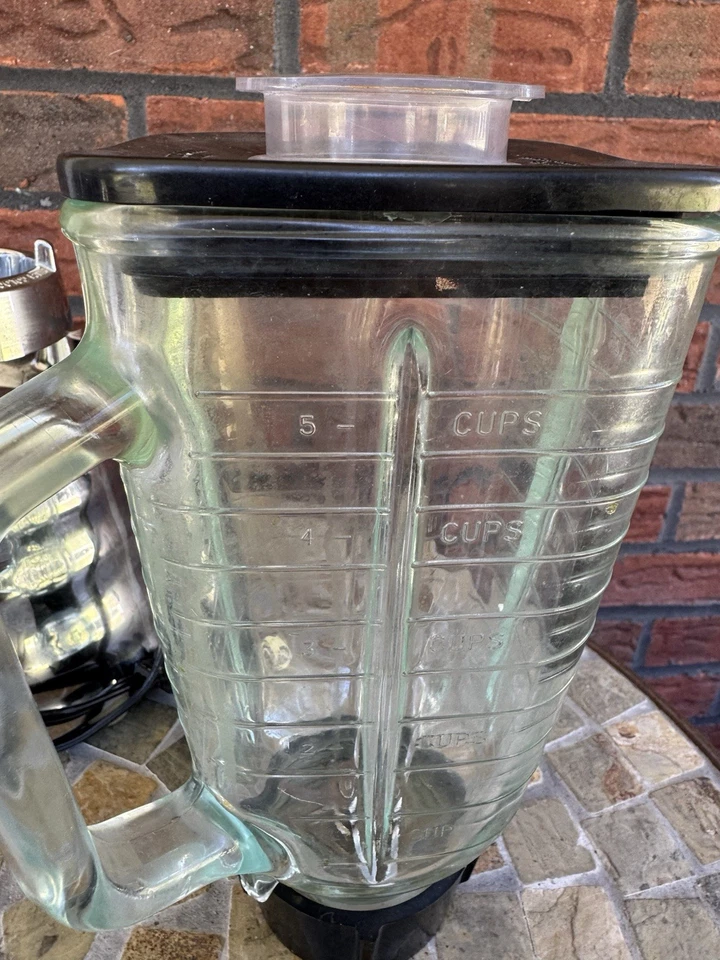 Vintage Oster Classic Blender Stainless Osterizer Beehive MCM Retro 500 Watt - Image 4 of 4