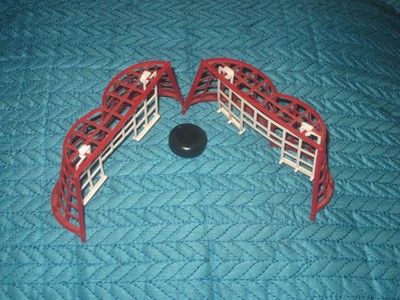 STIGA Stanley CuTABLE HOCKEY GAME REPLACEMENT PART -2 Goalie Goal Red Net & Puck