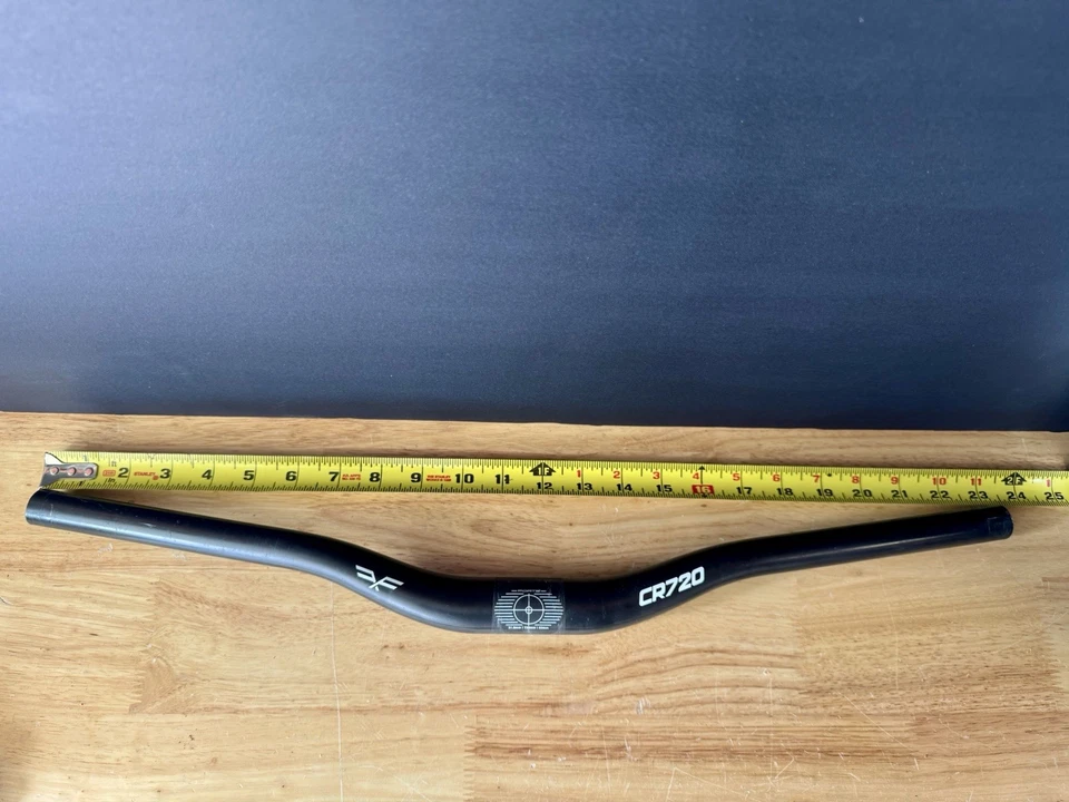 Manillar elevador de fibra de carbono Forte CR720 negro 720 mm x 31,8 x 53 mm (reducido) Foto 4 de 4