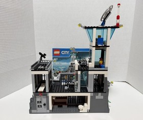 Lego City: Prison Island (60130) / RETIRED / Missing: BAG 1 / Pre-Owned