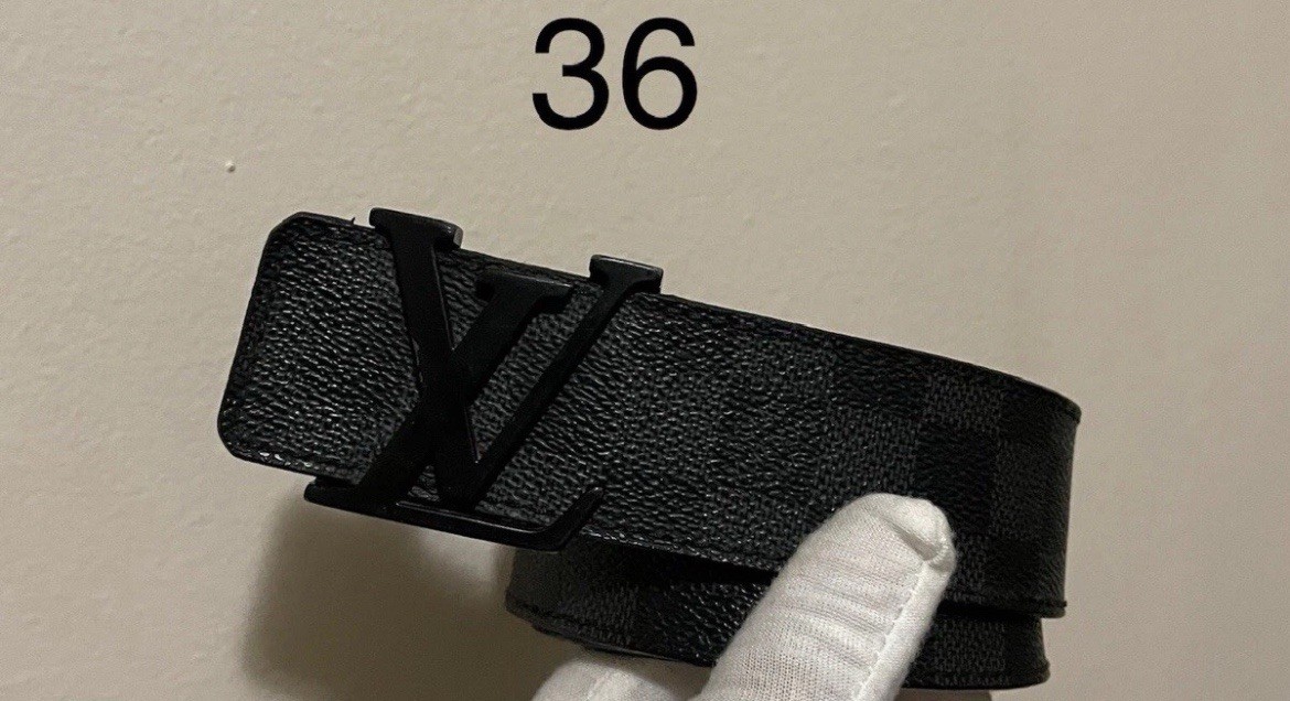 Louis Vuitton LV Initial Reversible Belt Damier Graphite  display picture 1