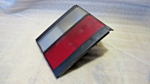 VW PASSAT - Heckleuchte Rückleuchte / HINTEN LINKS / 333945107 333945259