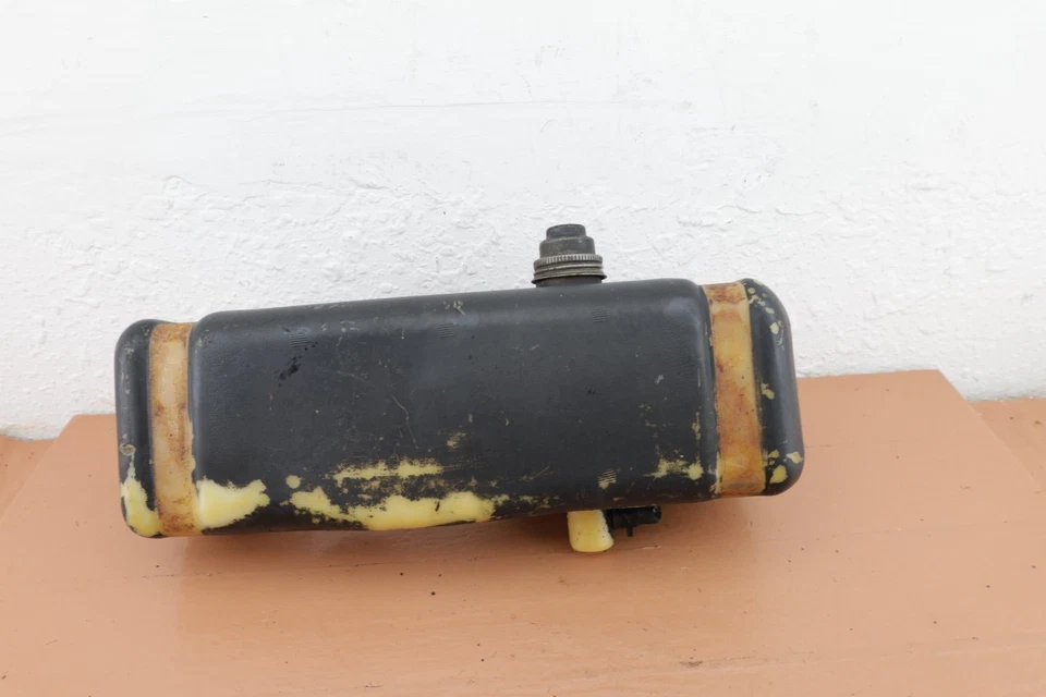 Tanque de combustible para cortacésped Briggs & Stratton 220707 0133 01 OEM 390225 Foto 4 de 4