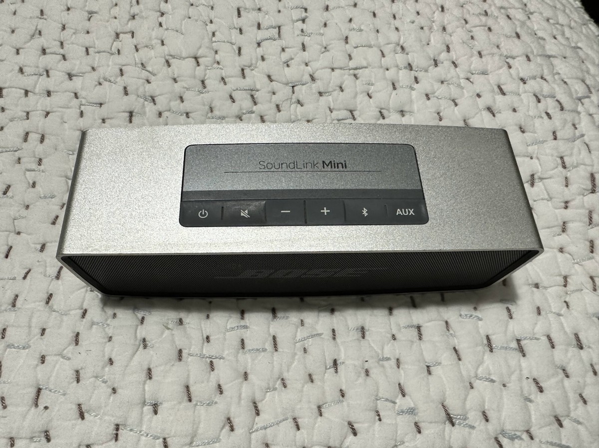 Bose SoundLink Mini Bluetooth Speaker, Charging Cradle, Wall