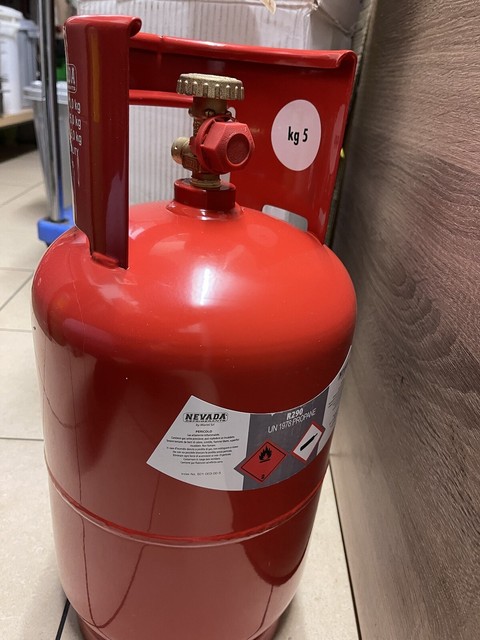kältemittel r290 Flasche 5 kg Neu Unbenutzt Voll. Mit Flaschenadapter kältemittel r290 Flasche 5 kg Neu Unbenutzt Voll. Mit Flaschenadapter