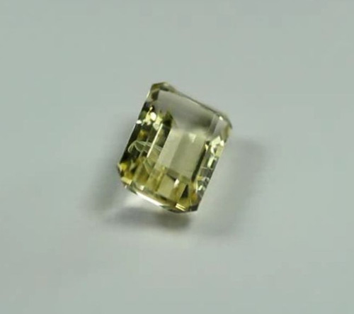 3.02 cts Natural Octagon-cut Fiery-Luster Yellow VVS2 Andesine-Labradorite - Picture 2 of 6