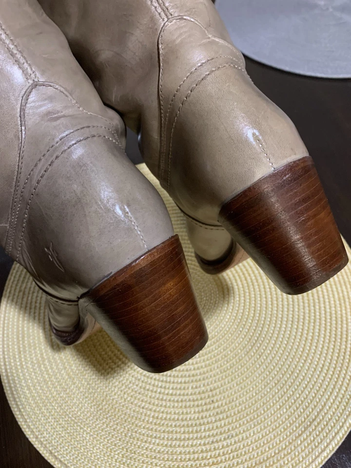 Rodilla puño alto Frye Jane, med. Botas de Tacón Mujer Talla 9 Taupe Distressed México Foto 4 de 4