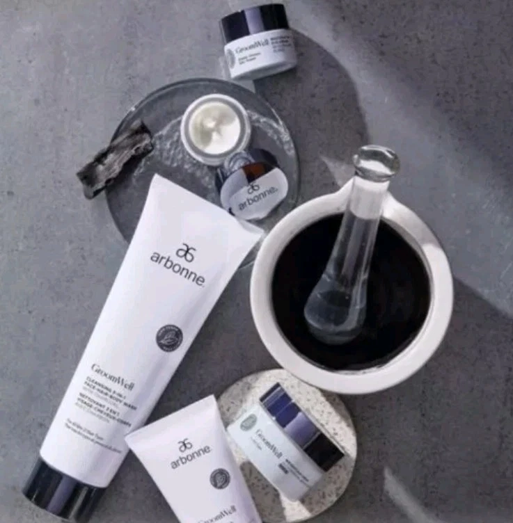 Подарочный набор Arbonne Groom Well, очищающее средство, крем для глаз, невесомый крем и умывальник - Изображение 2 из 2