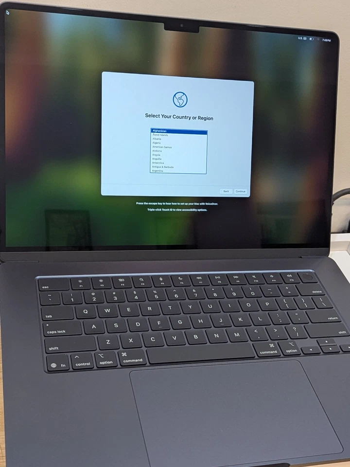 Apple MacBook Air 15 in M4 Chip 16GB Ram 512GB SSD Midnight MW1M3LL/A 2025 Wnty - Image 2 of 4