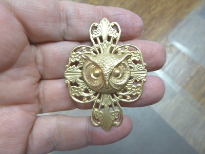 (B-BIRD-521) small Owl head filigree brass pin pendant love owls birds bird