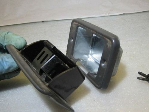 Isuzu Trooper Duty 98-02 3.0 consola central contenedor de cenizas trasero + montaje - Imagen 2 de 6