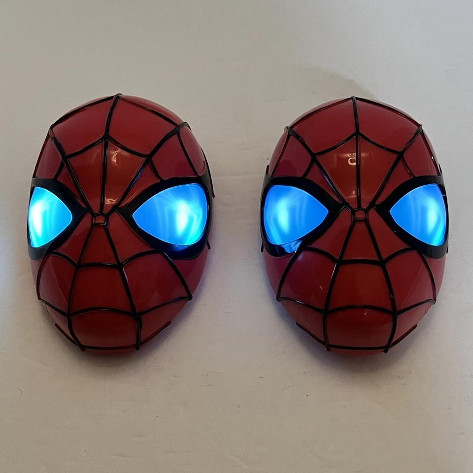 Topper de pastel Marvel Spider-Man dos clips en DecoPac Spiderman ojos iluminados Foto 2 de 4