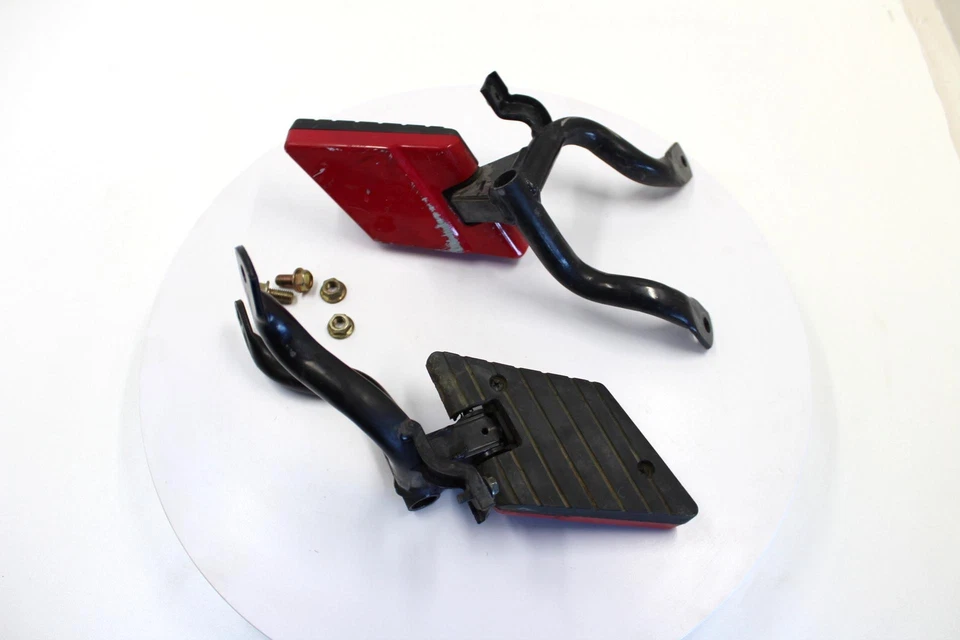 10 KYMCO PEOPLE S 250 OEM FRONT FOOT RESTS PEGS STEPS SET PAIR - Image 3 of 4