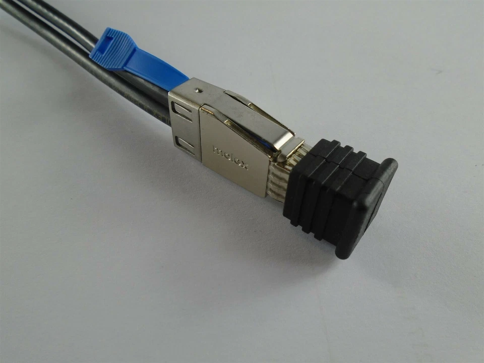 HP 691969-001 691970-001 Ext 0.5m (1ft) Mini-SAS HD 4x to Mini-SAS HD 4x Cable - Image 4 of 4