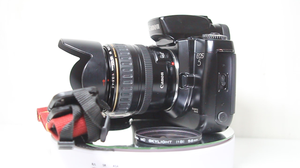 Canon キャノン EOS 5 QUARTZ DATE レンズ28-105mm Canon EOS 5 QD Quartz Date Film Camera + EF 28-105 + 35