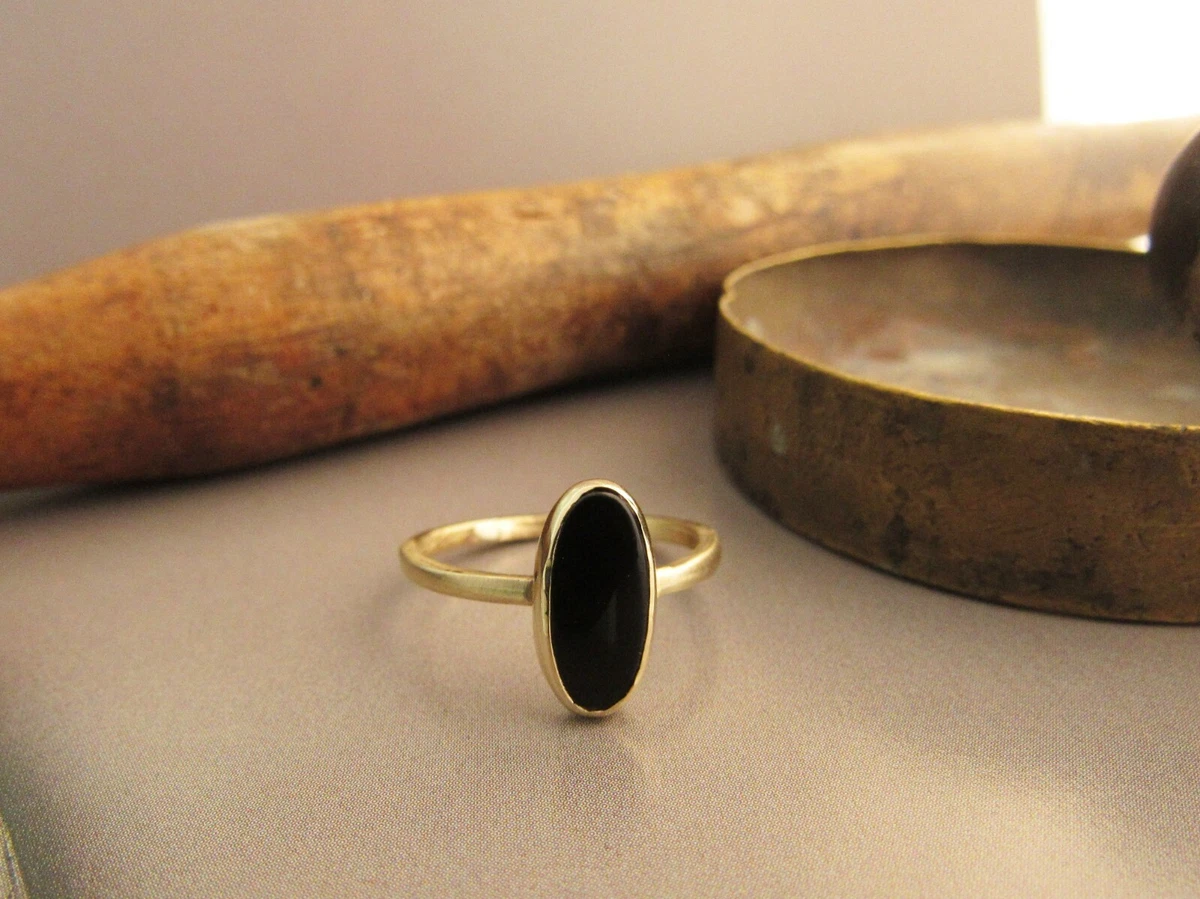 Black Onyx ring. 14K yellow gold ring with Black Onyx. Classic ring for women