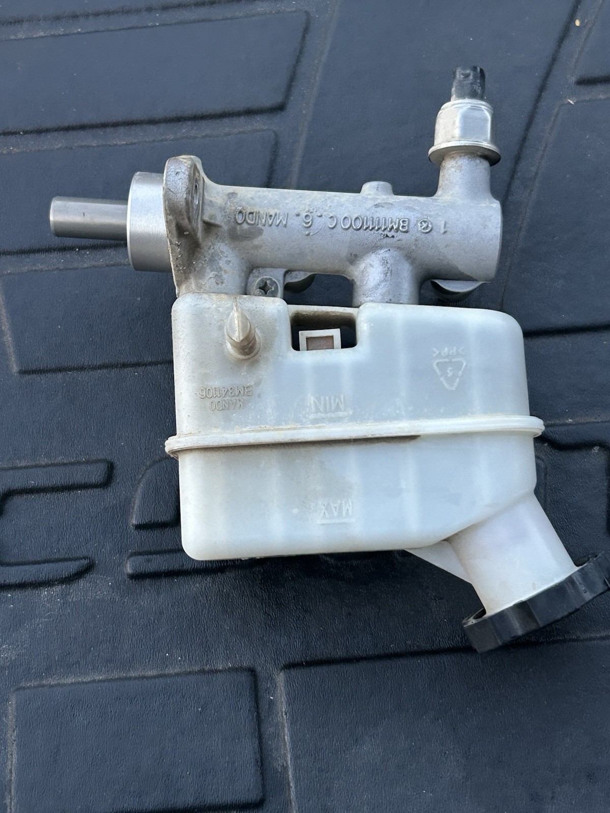 2005-2007 KIA SPORTAGE 2005-2009 HYUNDAI TUCSON BRAKE MASTER CYLINDER ABS