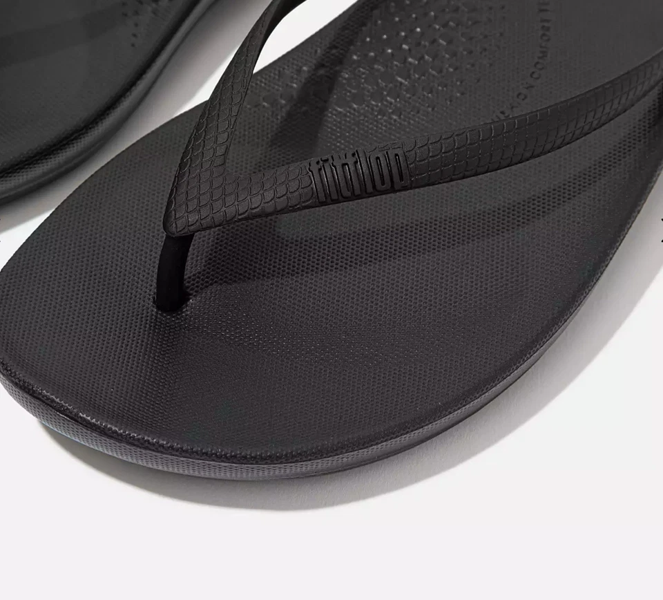 NEW FitFlop IQushion Ergonomic Comfort black Flip Flops Women's Size US 9 - Image 2 of 4