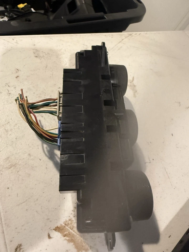 ✅ 07-09 PONTIAC TORRENT HEAT A/C Unidad de control de clima 25833288 GM Foto 4 de 4