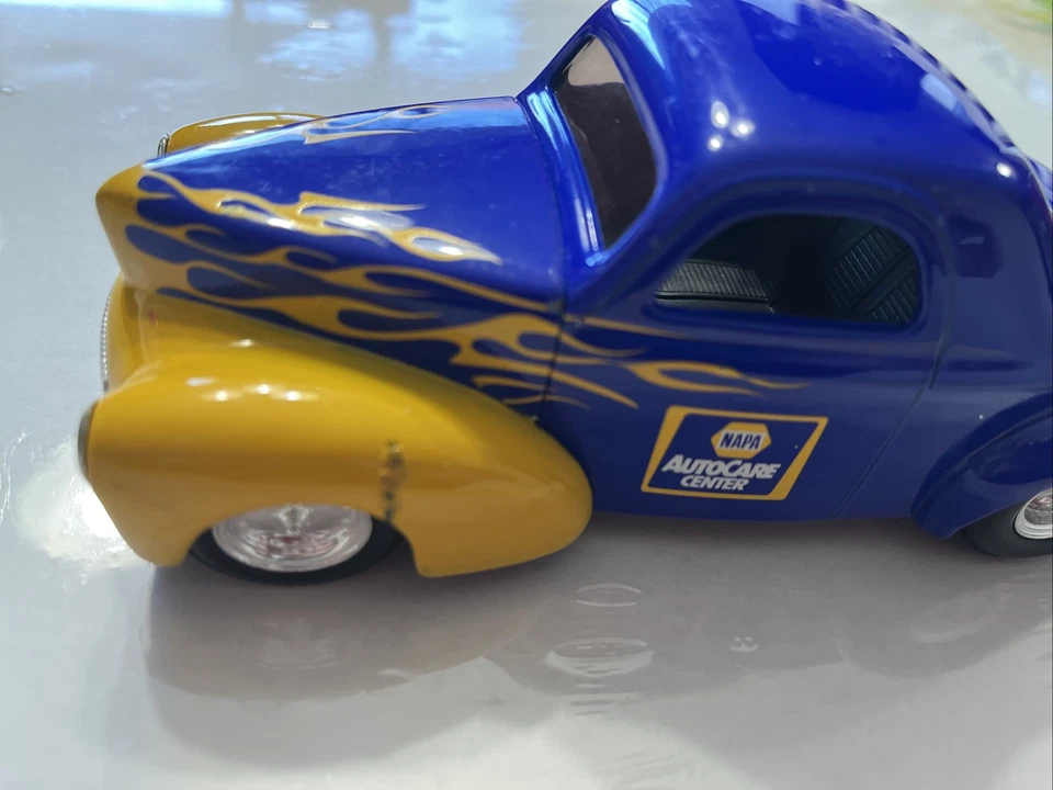 1941 Willys Street Rod Liberty Classics NAPA Autocare Center edição limitada 6,5” de comprimento - Imagem 2 de 4