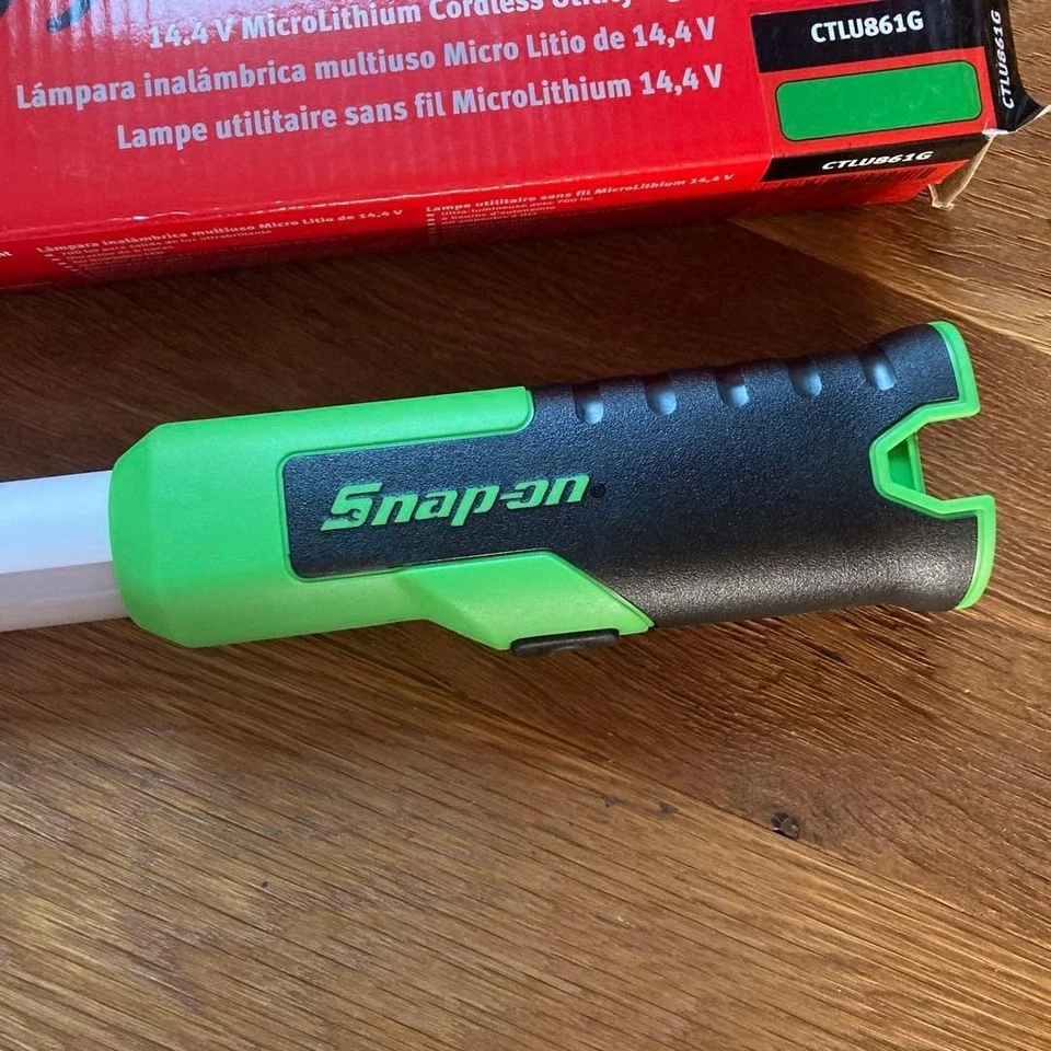 SNAP-ON CTLU861G 14.4V MicroLithium 700 Lumen Cordless Utility Light Tool Only - Image 2 of 3