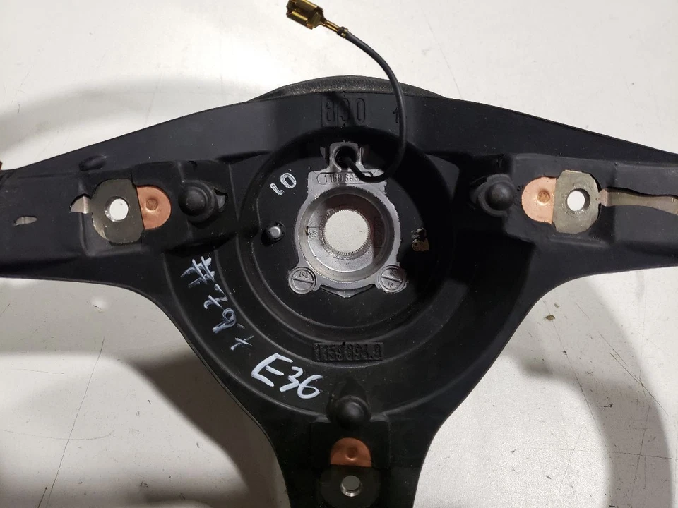 BMW E36 325I 1992 - Volante - OEM 1159694  Foto 2 de 4