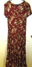 Flowered Dress Ruffled Bottom Size M Vintage 80's Buttons Long Skirt Burgundy
