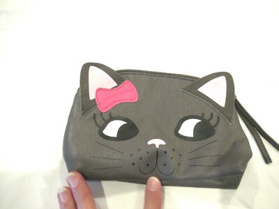 Mudd gray cat cosmetic bag make bag