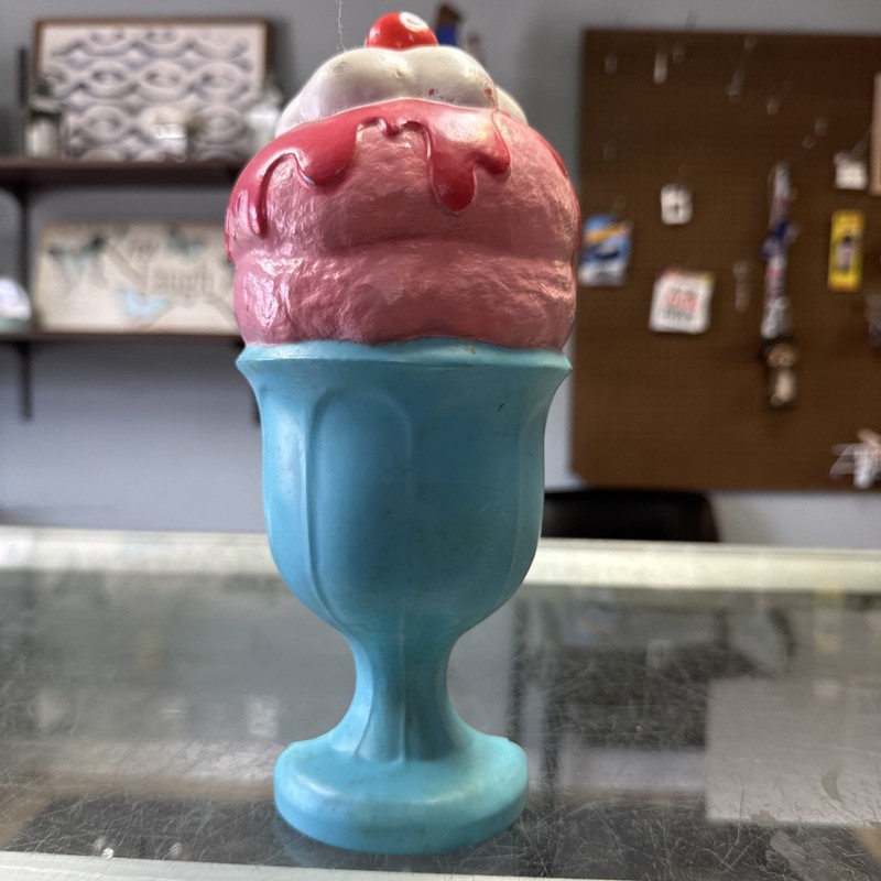 Liddle Kiddles 1978 Sweet Treats Ice Cream Sundae Strawberry Mary House 
