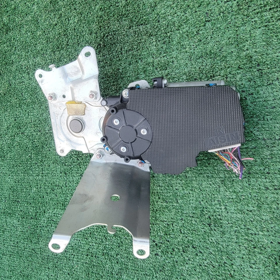 Motor puerta trasera MITSUBISHI OUTLANDER con puerta levadiza eléctrica 2014-2020 Foto 3 de 4