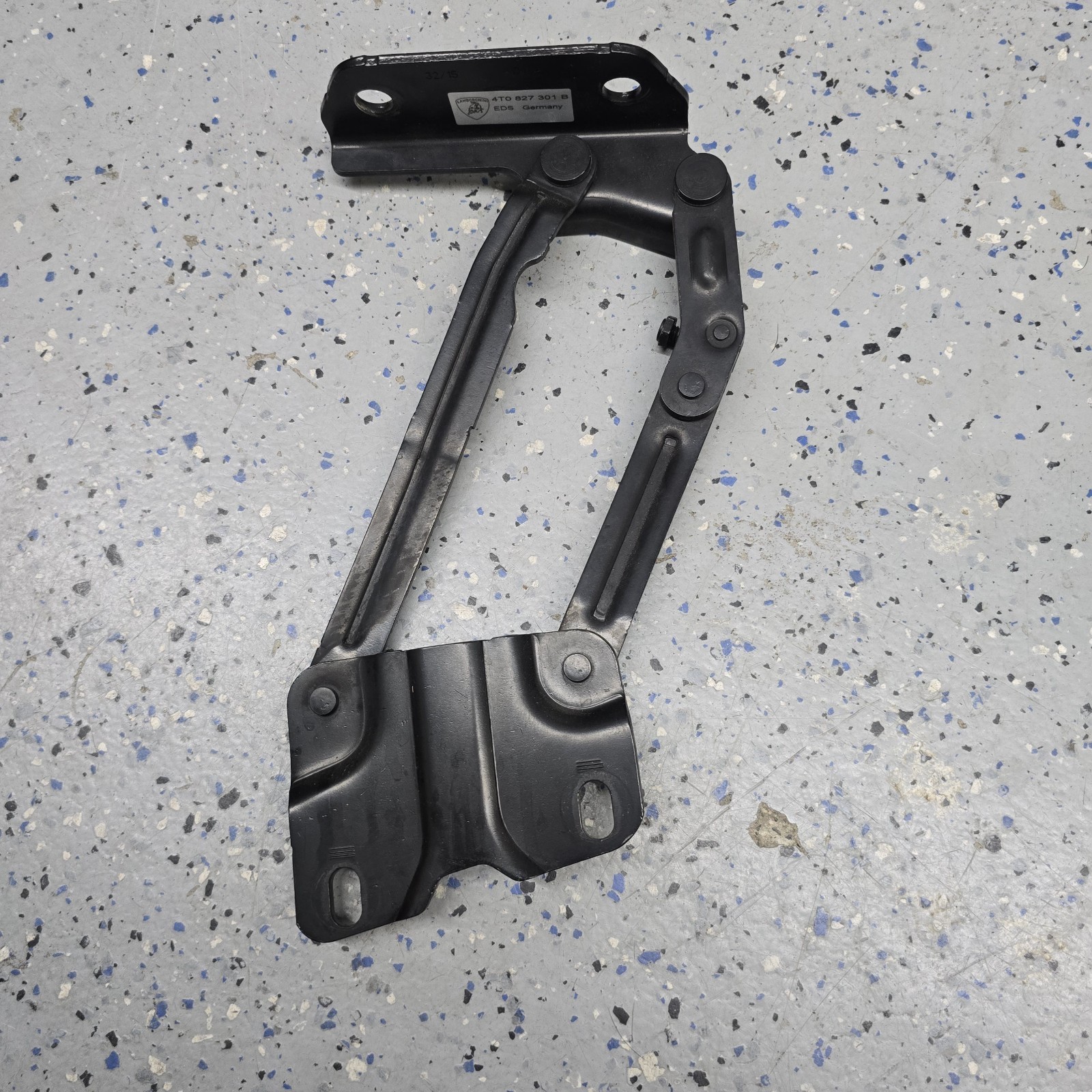 Lamborghini Revuelto Left Hinge 4T0827301B