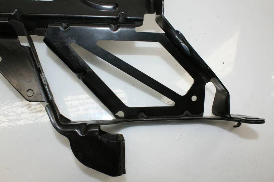 Suporte auxiliar de montagem para radiador Audi S6 S7 2013-2018 fabricante de equipamento original - Imagem 4 de 4