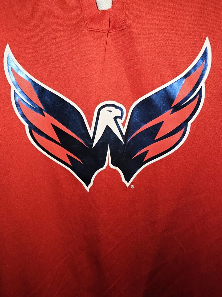 Camiseta deportiva de manga corta con logotipo gráfico rojo pequeño de Washington Capitals para mujer NHL Foto 3 de 4