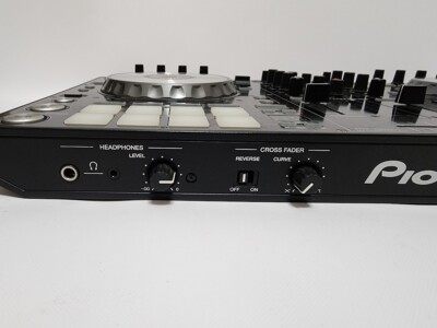 Pioneer DJ DDJ-SR Black DJ Controller Performance 2-Channel Serato