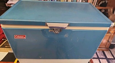Vtg 1972 Coleman Snowlite Cooler Blue Steel White Plastic some wear, seals well